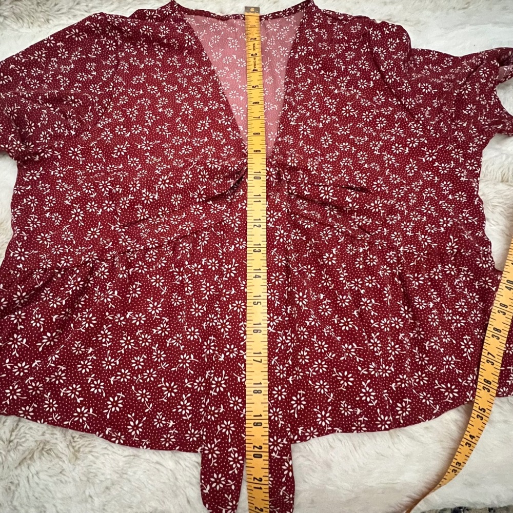 Floral Top Burgundy Red White Peplum Blouse Bow Tie Short Sleeve‎  Women's Sz L - Picture 9 of 10